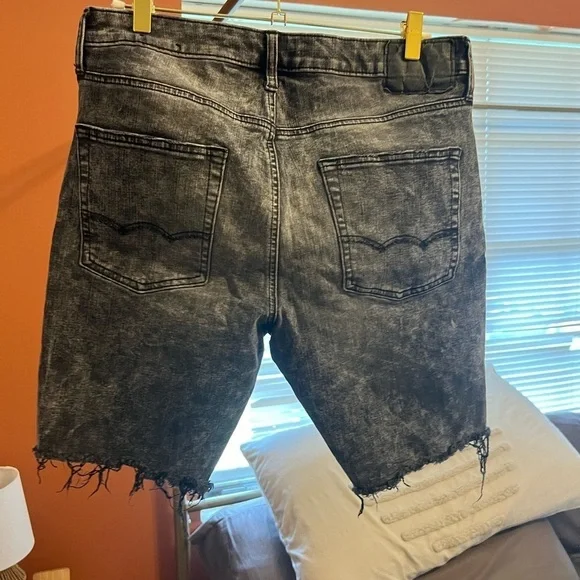 AE Distressed Denim Shorts - Picture 2 of 3
